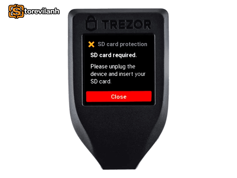 Thẻ đ&atilde; gh&eacute;p nối phải được lắp v&agrave;o Trezor mỗi khi người d&ugrave;ng muốn mở kh&oacute;a v&agrave; sử dụng thiết bị