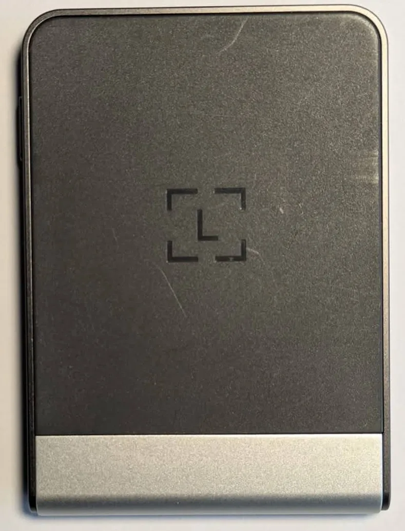 Mặt sau Ledger Flex